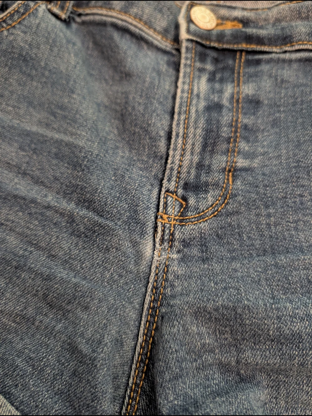 Old Navy Women's 6 Medium Blue Wash Denim Rolled-Hem The Drew Shorts - Picture 5 of 5